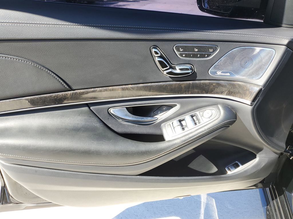 Used 2020 Mercedes-Benz S 560 Sedan image 17