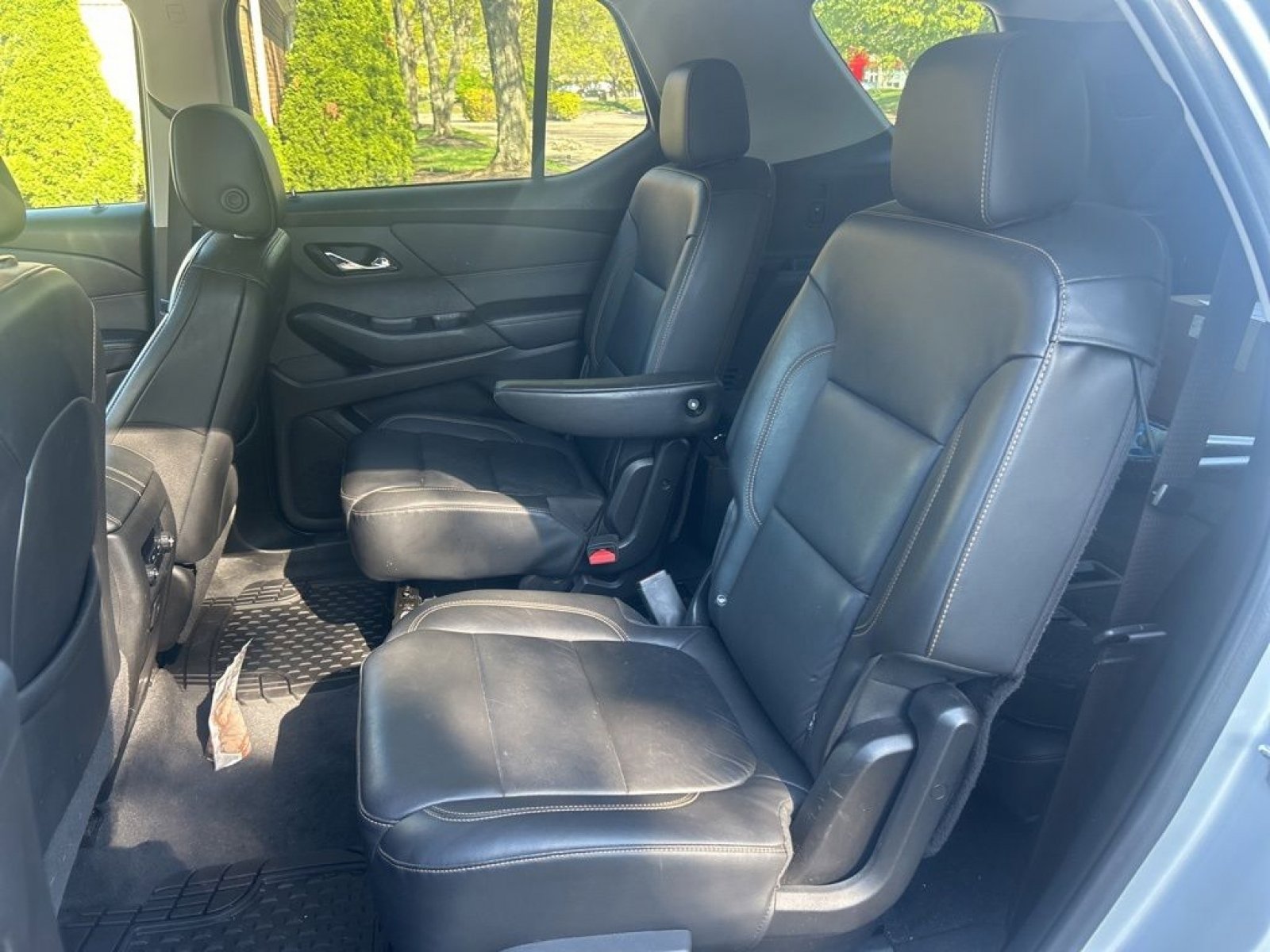 Used 2021 Chevrolet Traverse LT FWD image 7