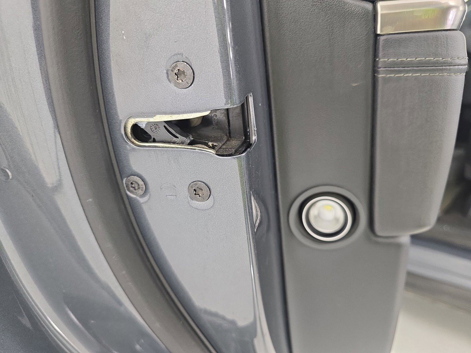 Used 2023 Rivian R1S Launch Edition AWD/4WD image 32
