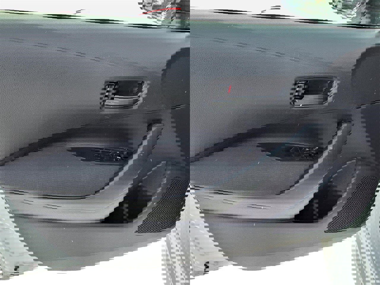 Used 2025 Toyota Corolla LE image 12