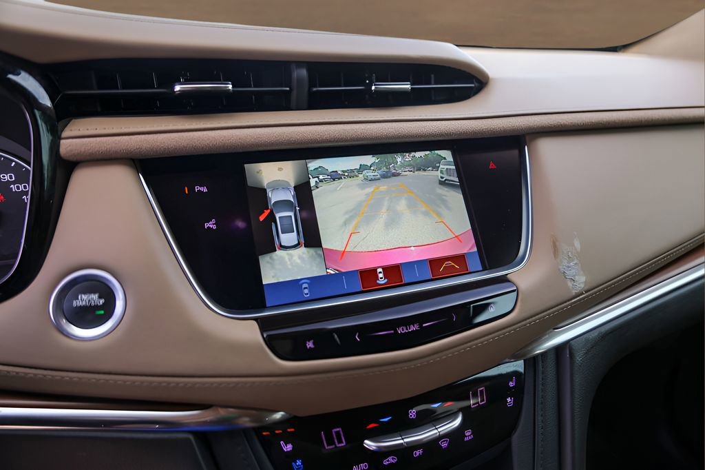 Used 2019 Cadillac XT5 Platinum AWD/4WD image 14