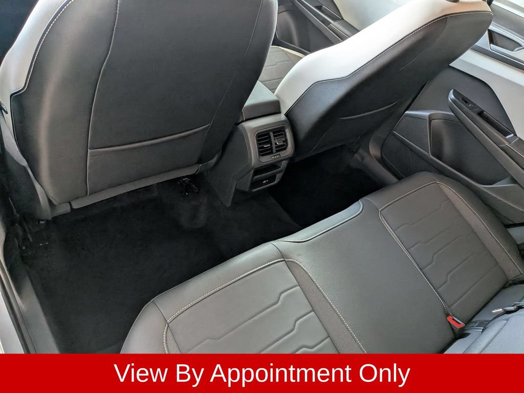 Used 2025 Volkswagen Taos SE AWD/4WD image 22