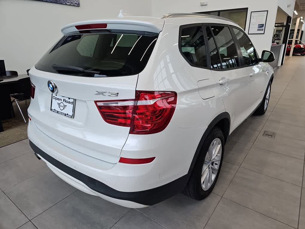 Used 2017 BMW X3 xDrive28i AWD/4WD image 3