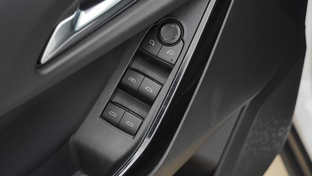 Used 2026 Chevrolet Equinox LT FWD image 21