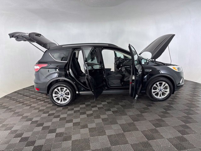 Used 2018 Ford Escape SE w/ Ford Safe & Smart Package FWD image 16