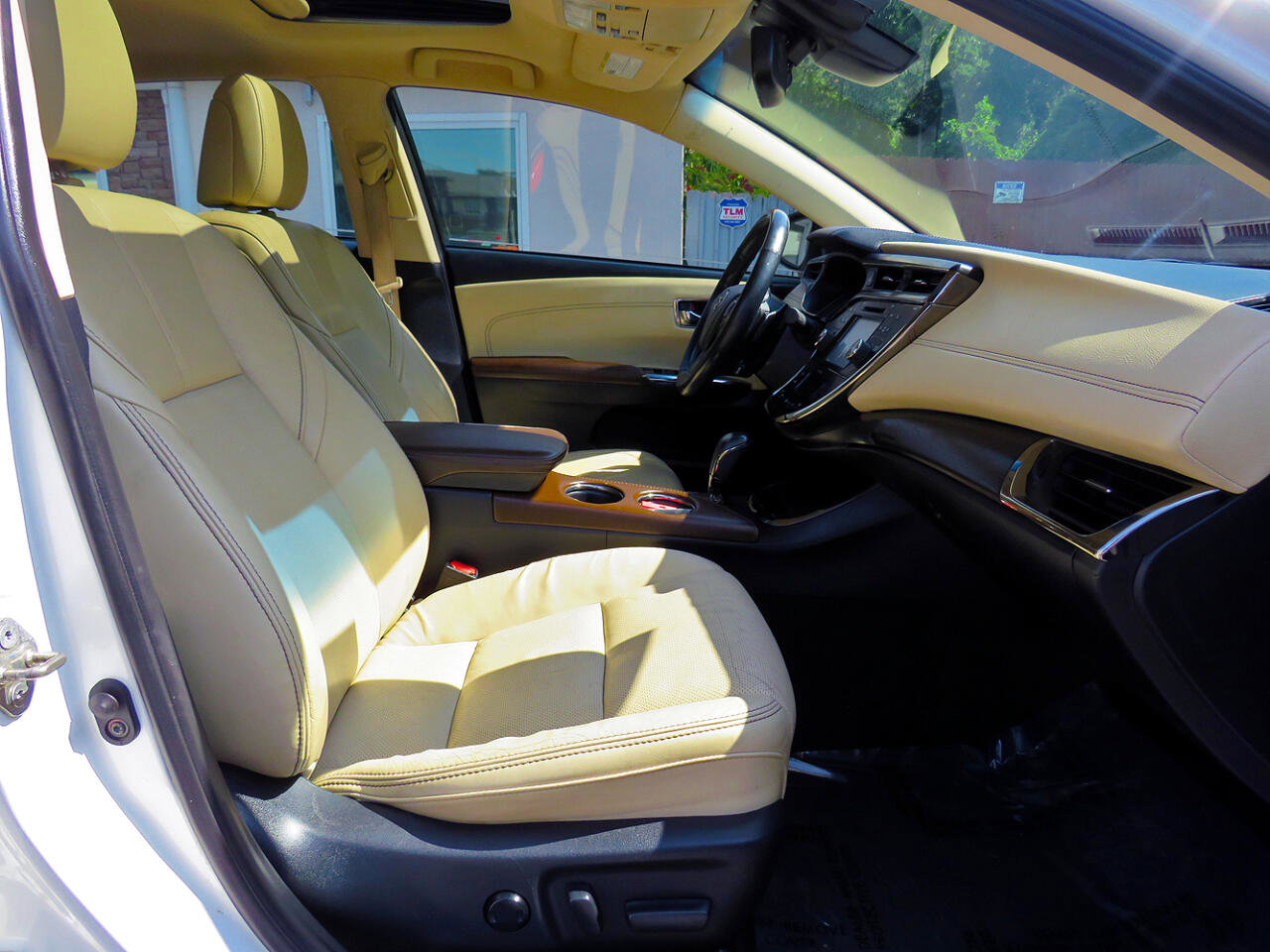 Used 2017 Toyota Avalon Limited image 38