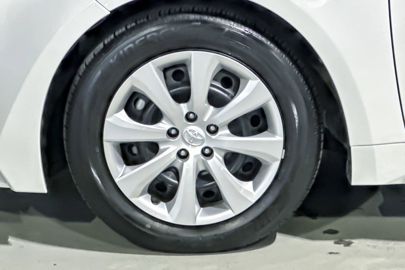 Used 2025 Toyota Corolla LE FWD image 11