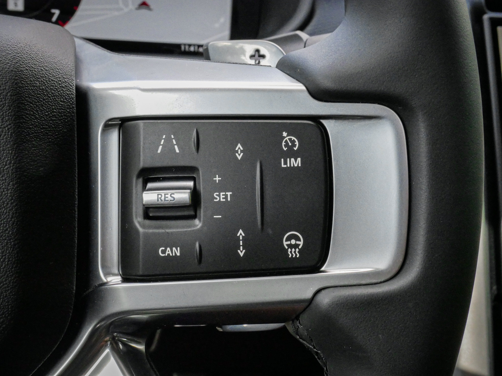 Used 2026 Land Rover Discovery Limited Edition AWD/4WD image 19