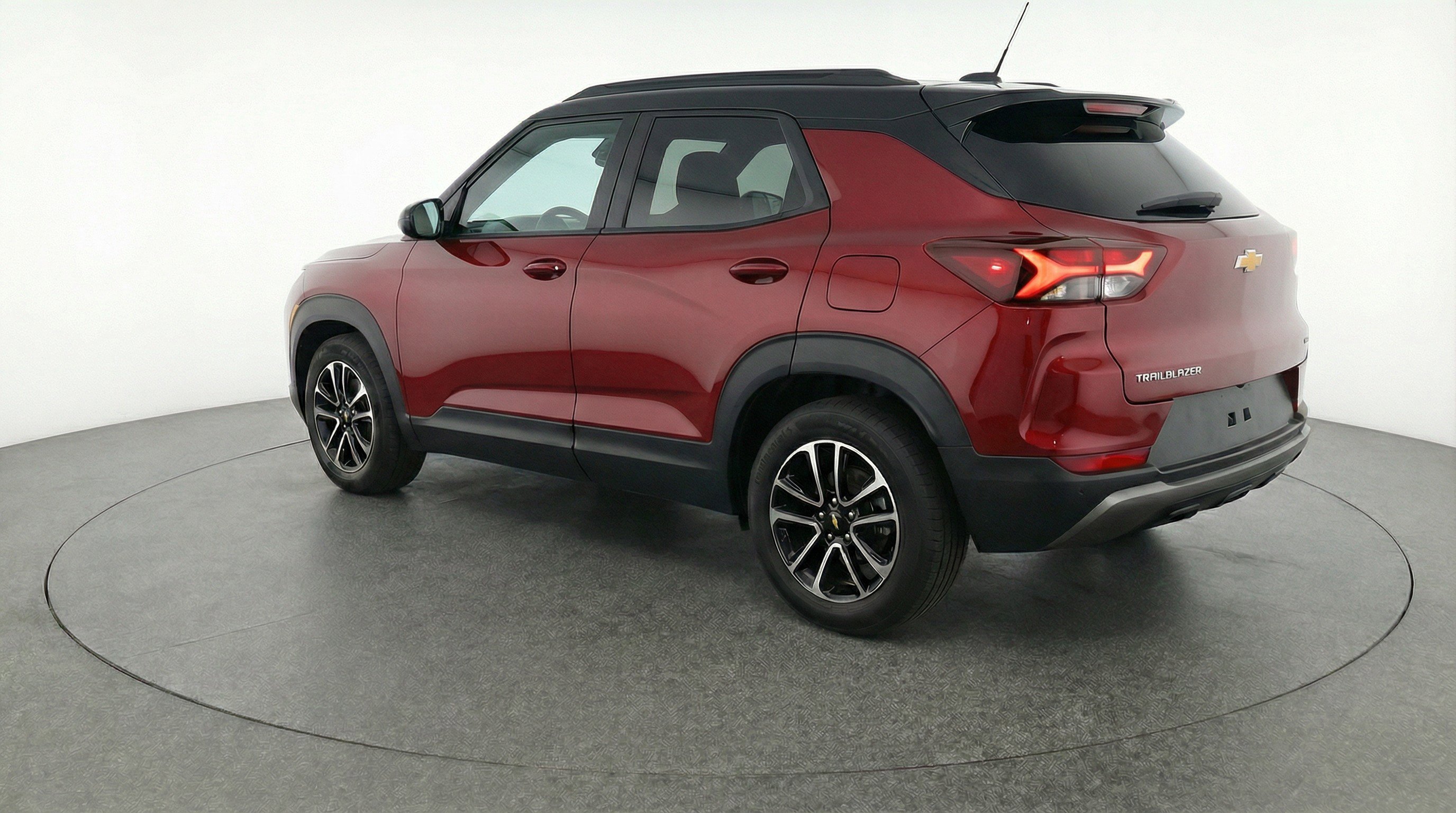 Used 2025 Chevrolet TrailBlazer LT image 6