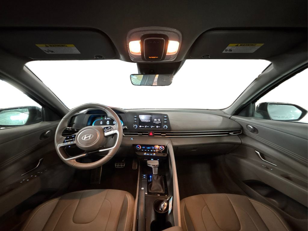 Certified 2025 Hyundai Elantra Sport image 24