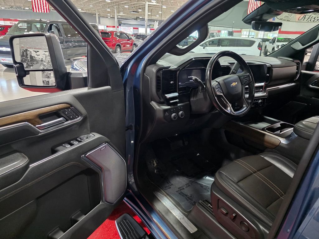 Certified 2024 Chevrolet Silverado 3500 High Country w/ High Country Premium Package AWD/4WD image 11