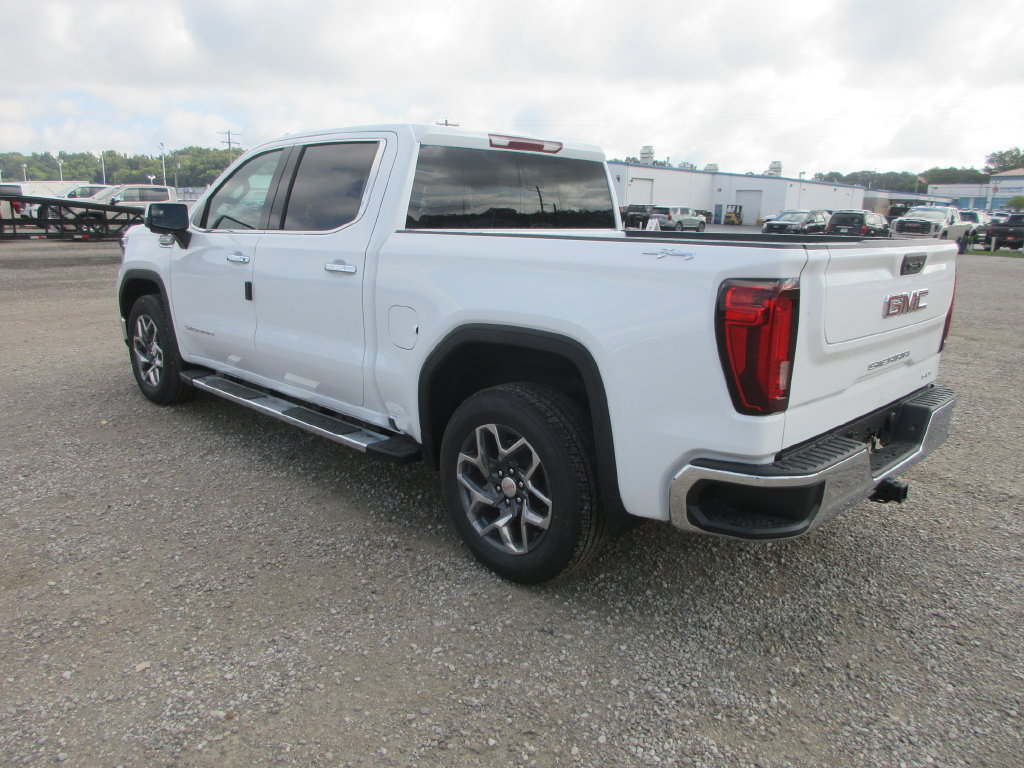 New 2026 GMC Sierra 1500 SLT w/ SLT Premium Package AWD/4WD image 9