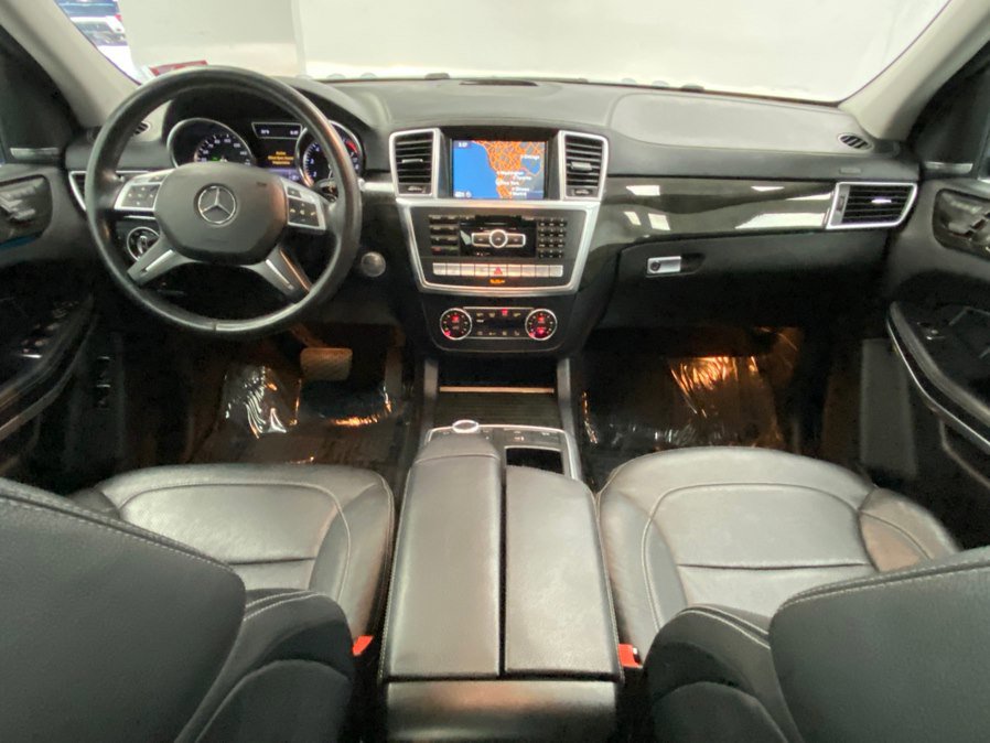 Used 2015 Mercedes-Benz GL 550 4MATIC image 26