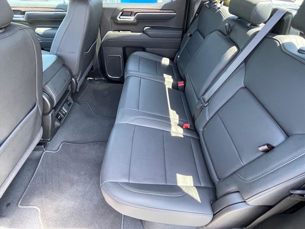 Used 2025 GMC Sierra 1500 SLT image 24