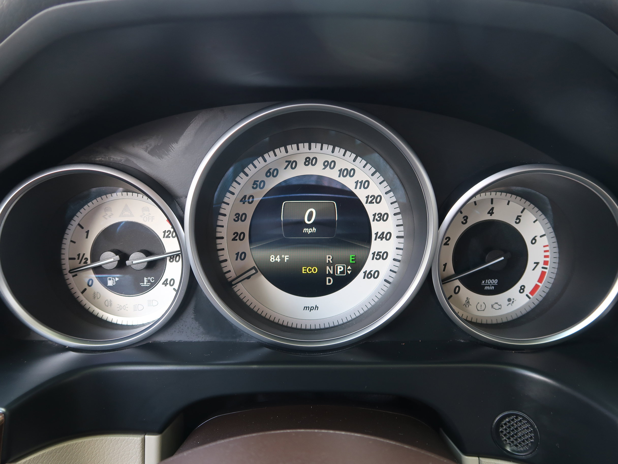 Used 2014 Mercedes-Benz E 550 4MATIC Sedan image 27