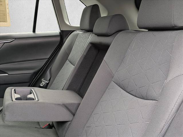 Used 2022 Toyota RAV4 XLE AWD/4WD image 24