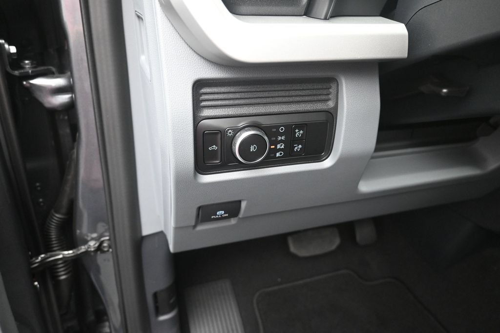 New 2026 Ford F250 XLT w/ FX4 Off-Road Package AWD/4WD image 13