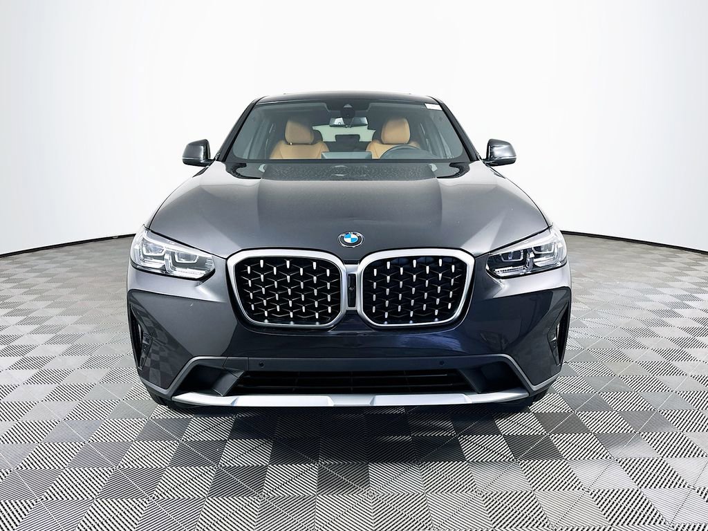 Used 2025 BMW X4 xDrive30i w/ Premium Package image 3