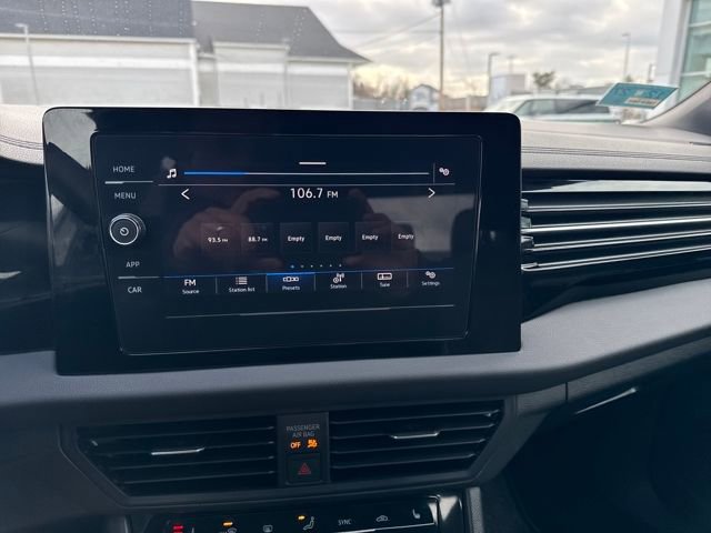 Certified 2025 Volkswagen Jetta Sport image 25