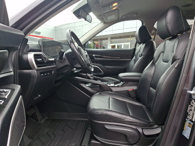 Used 2023 Kia Telluride LX AWD/4WD image 14