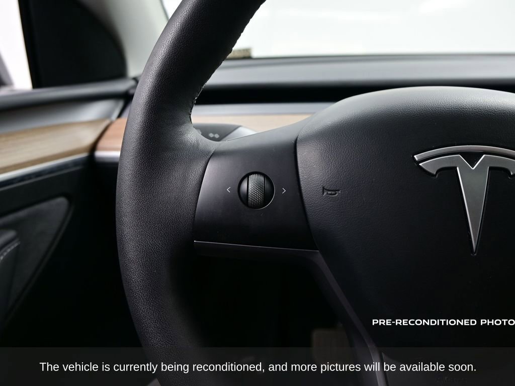 Used 2025 Tesla Model Y Long Range image 14