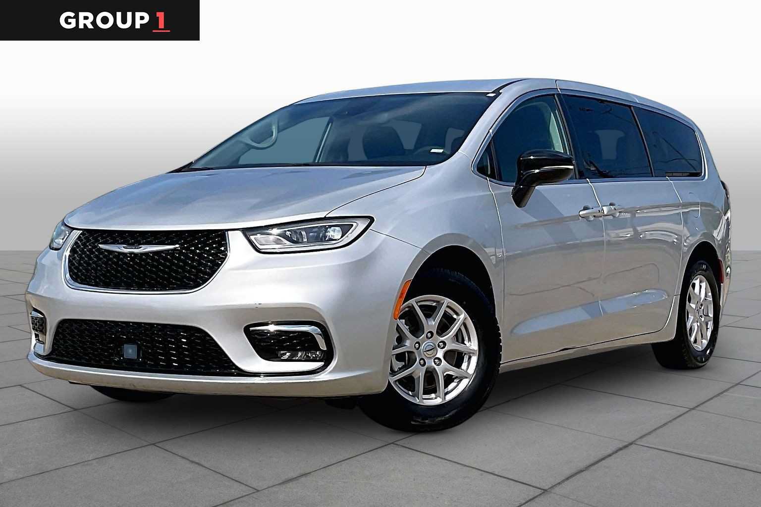 Used 2024 Chrysler Pacifica Touring-L