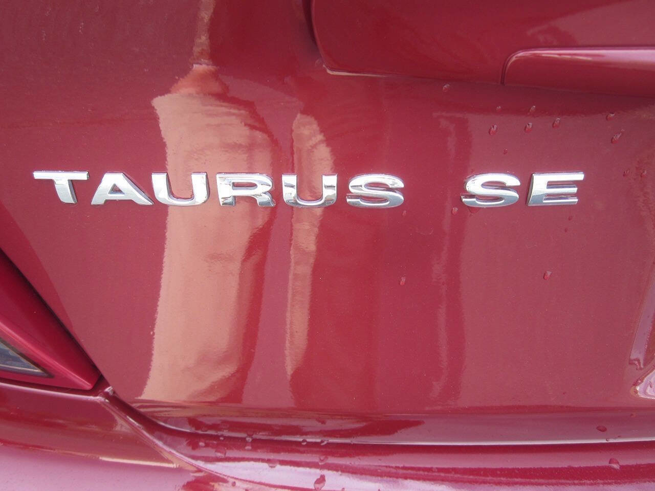 Used 2005 Ford Taurus SE FWD image 30