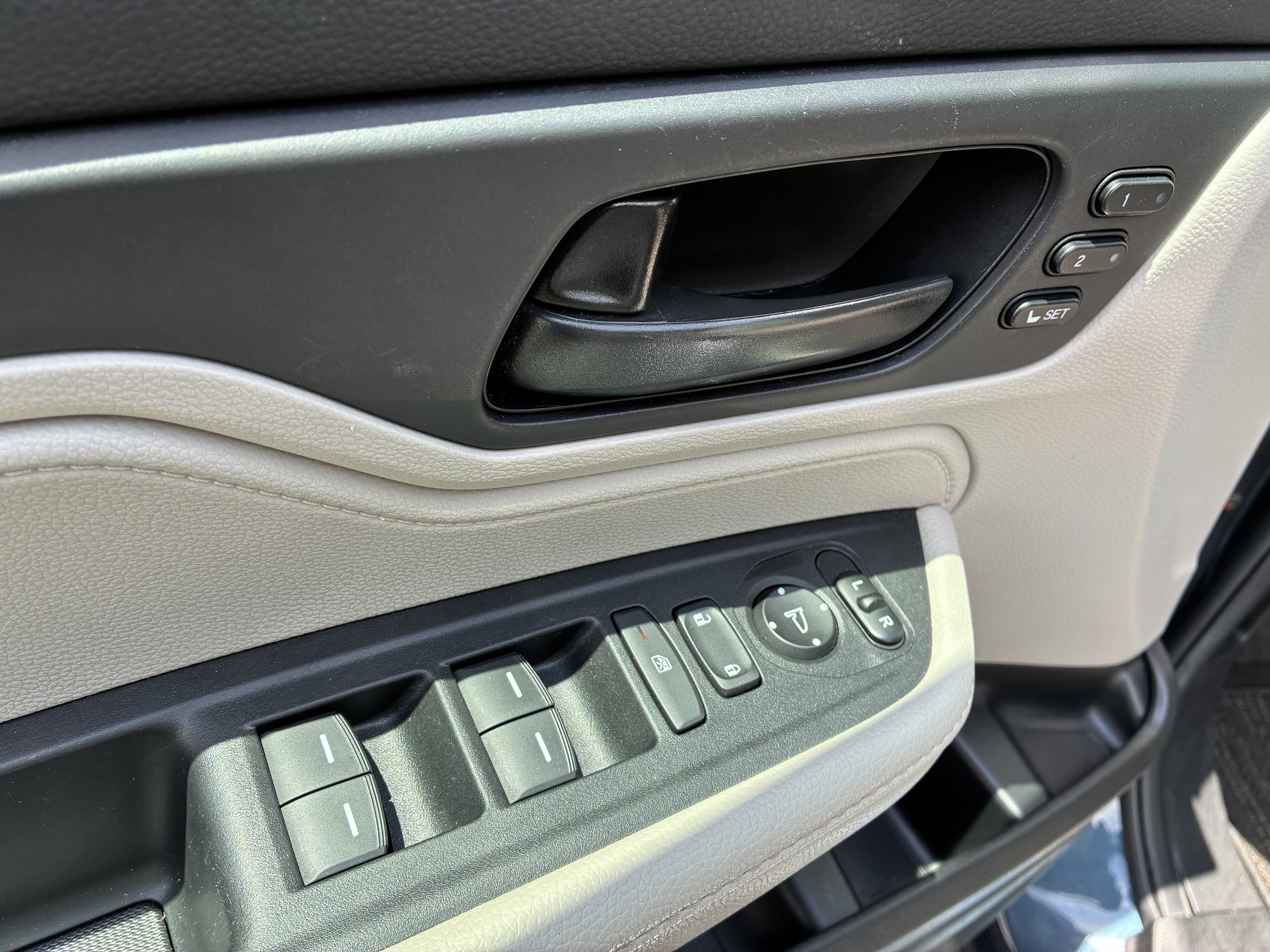 Used 2025 Honda Odyssey EX-L image 22