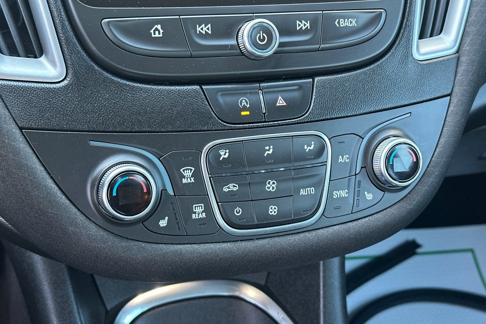 Used 2022 Chevrolet Malibu LT image 19