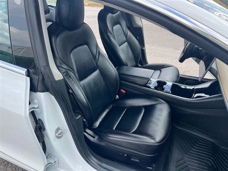 Used 2020 Tesla Model 3 Standard Range Plus RWD image 10