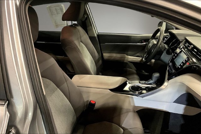 Used 2019 Toyota Camry LE w/ Convenience Package FWD image 28