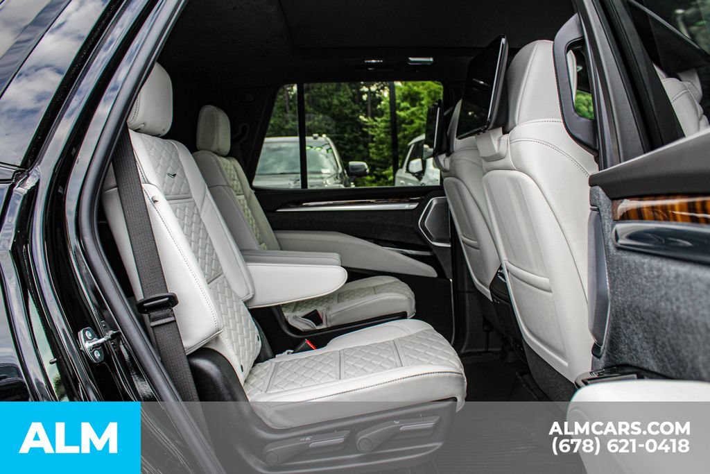 Used 2026 Cadillac Escalade Platinum Sport w/ LPO, Floor Liner Package AWD/4WD image 21