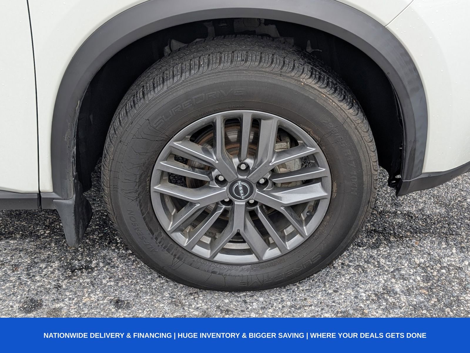 Used 2023 Nissan Rogue S image 15