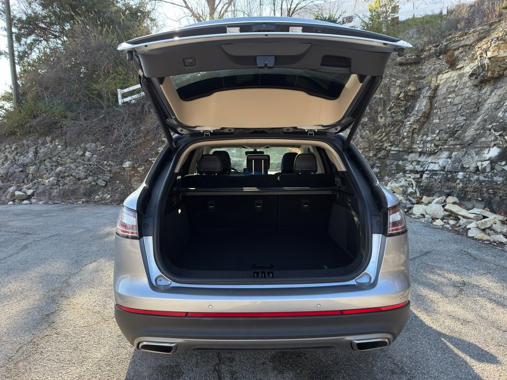 Used 2022 Lincoln Nautilus Reserve image 9