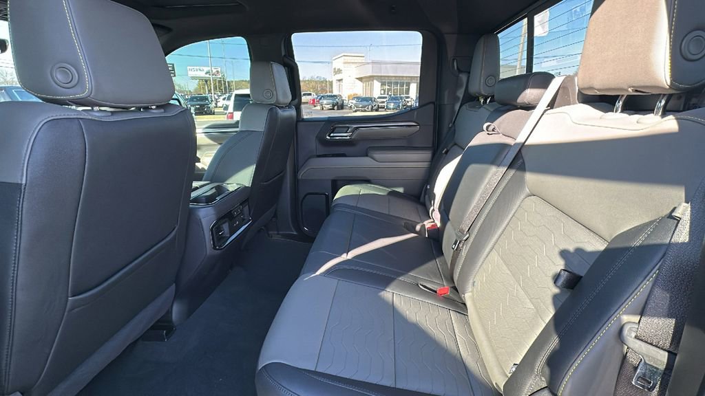 Used 2024 Chevrolet Silverado 1500 ZR2 w/ Technology Package image 13