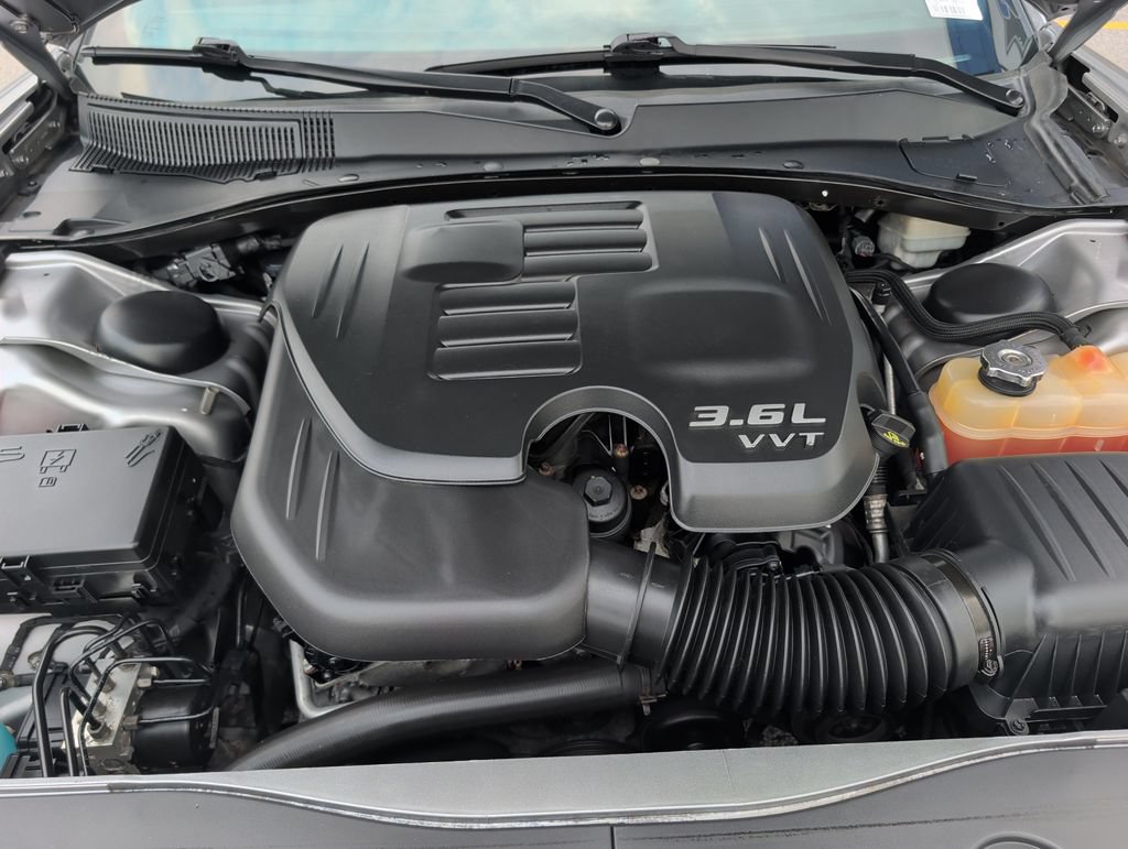 Used 2013 Dodge Charger SE RWD image 21