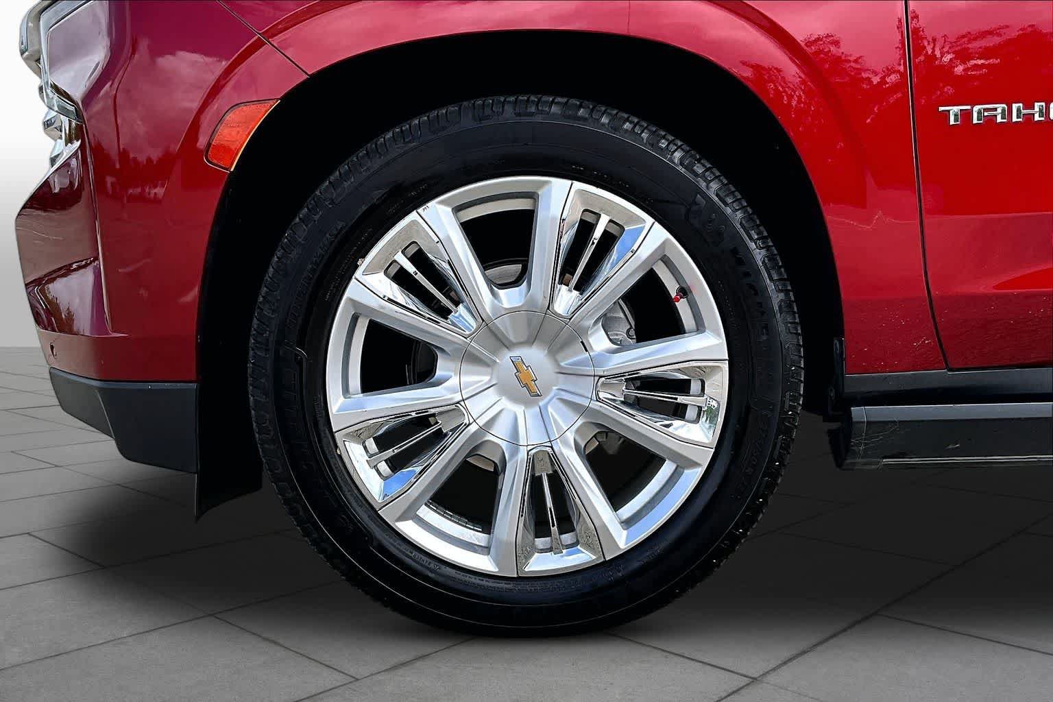 Used 2023 Chevrolet Tahoe High Country w/ LPO, Illumination Package RWD image 11
