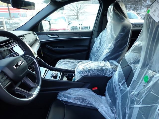 New 2025 Jeep Grand Cherokee Limited w/ Black Appearance Package image 12