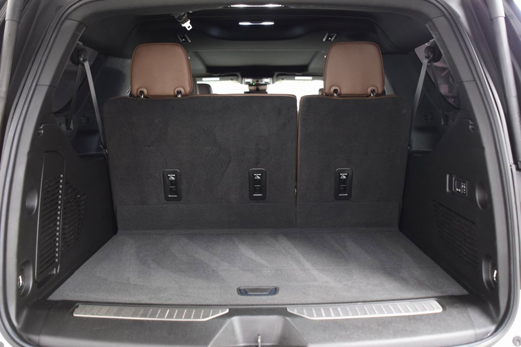 Used 2024 Chevrolet Suburban High Country image 22