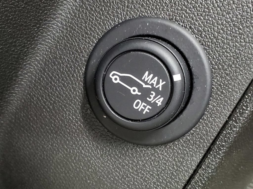 Used 2024 Chevrolet Equinox LT FWD image 29