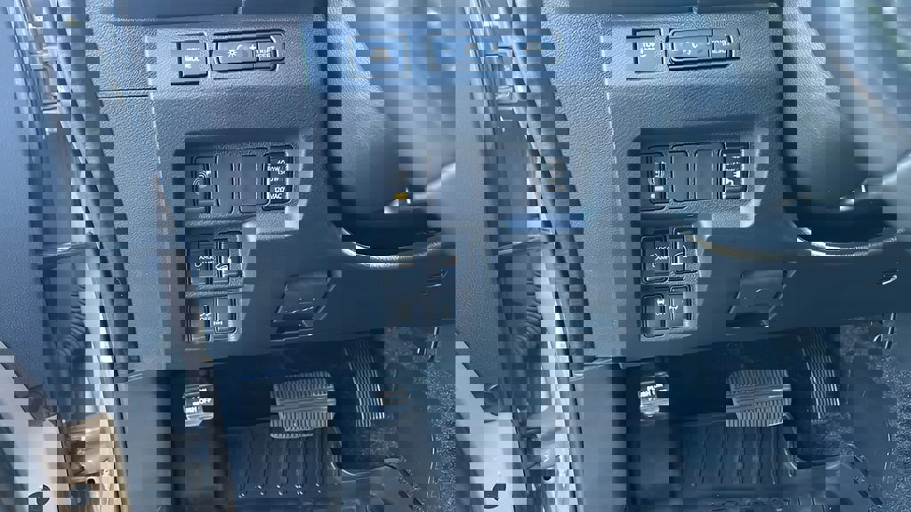 Used 2023 Nissan Frontier PRO-4X w/ Pro Convenience Package image 10