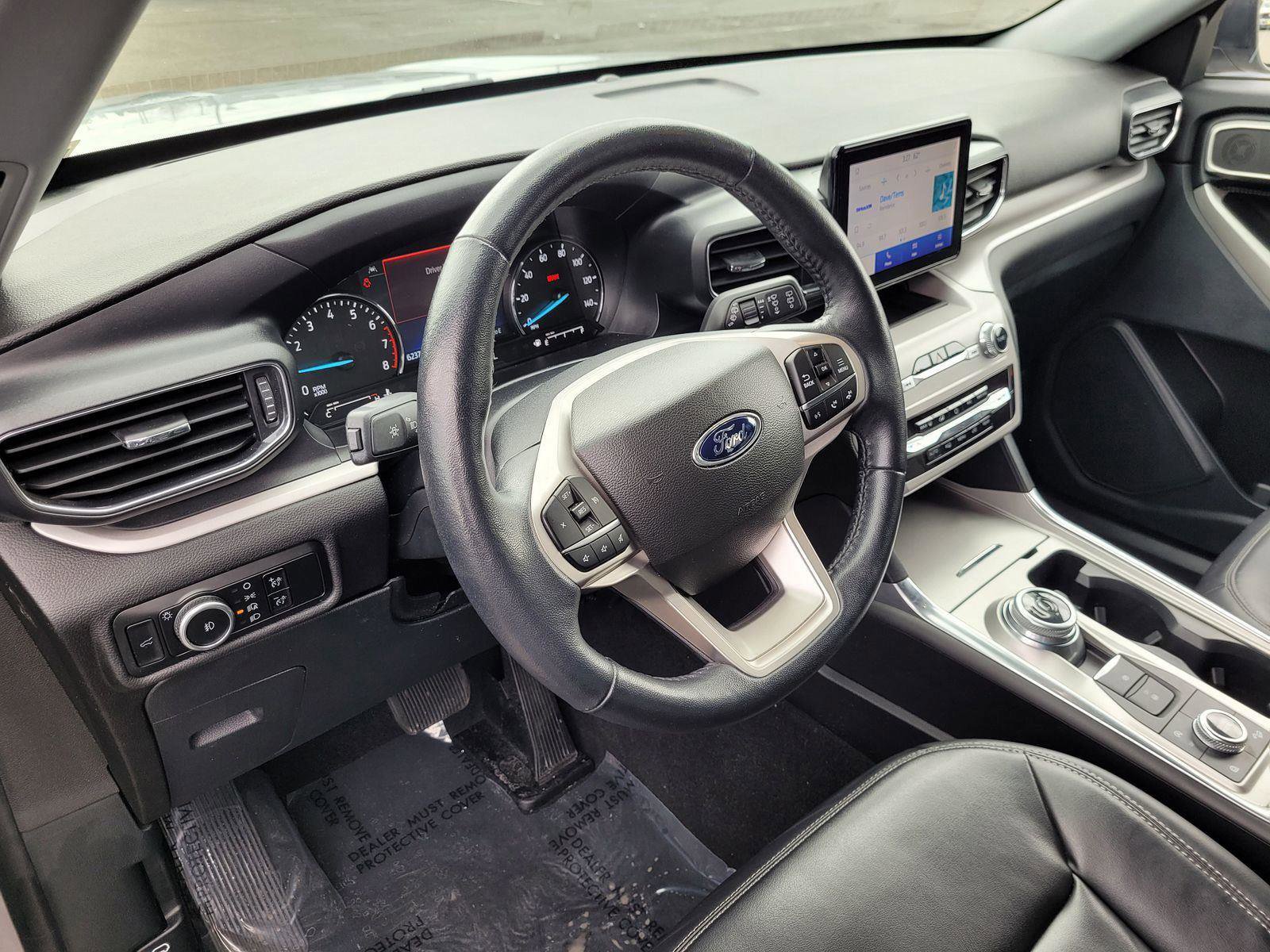 Used 2023 Ford Explorer XLT w/ Equipment Group 202A image 9