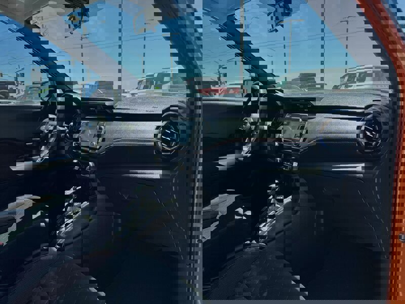 Used 2020 Nissan Kicks SR image 5