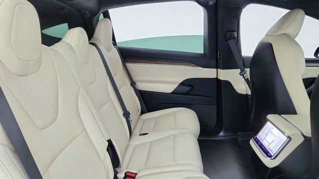 Used 2023 Tesla Model X image 23