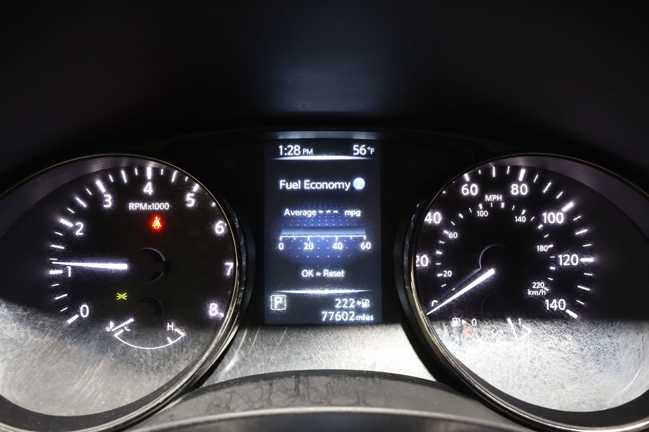 Used 2017 Nissan Rogue SV w/ SV Premium Package image 11