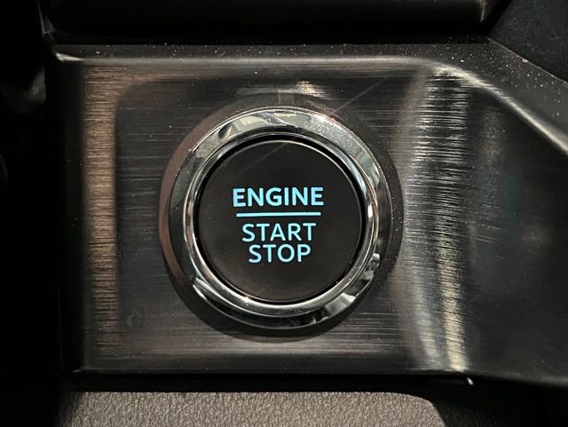 Used 2025 Ford F350 Lariat w/ Black Appearance Package AWD/4WD image 33