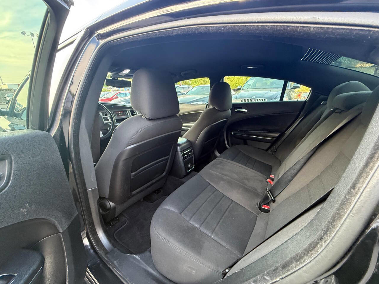 Used 2014 Dodge Charger SE w/ Connectivity Group image 11