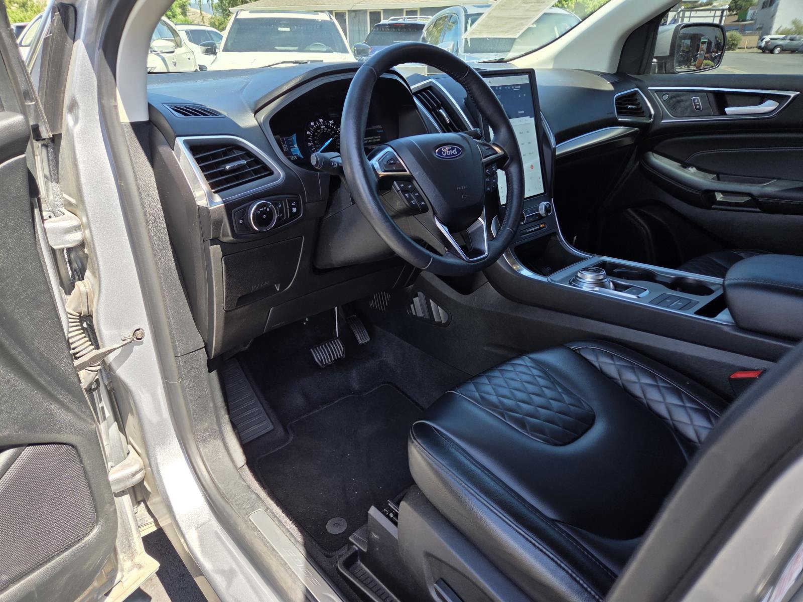 Used 2024 Ford Edge Titanium AWD/4WD image 11