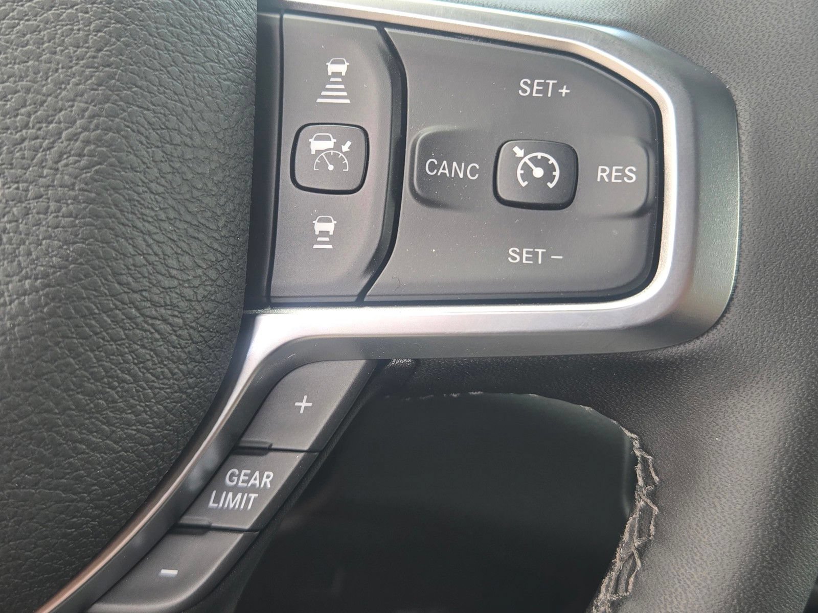 New 2026 RAM 2500 Big Horn AWD/4WD image 16