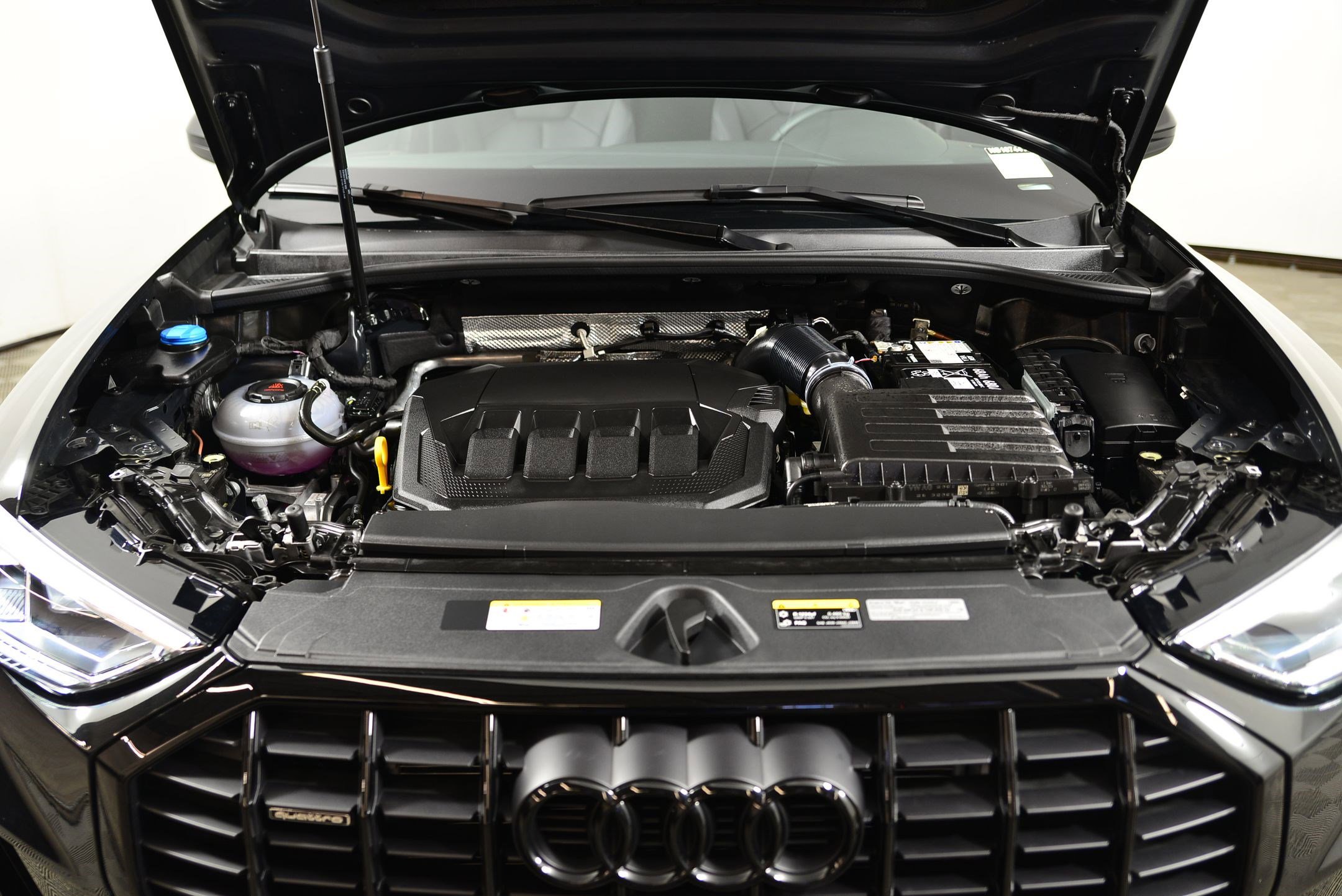 Certified 2025 Audi Q3 2.0T Premium w/ Convenience Package image 18